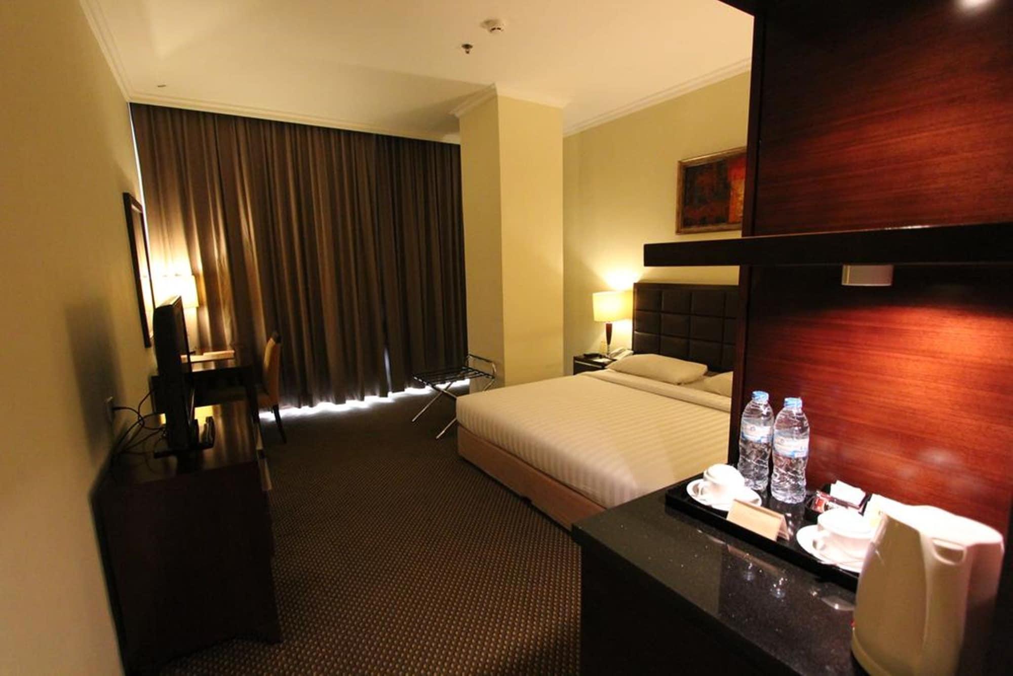 Harmoni One Convention Hotel And Service Apartments Batam Екстер'єр фото