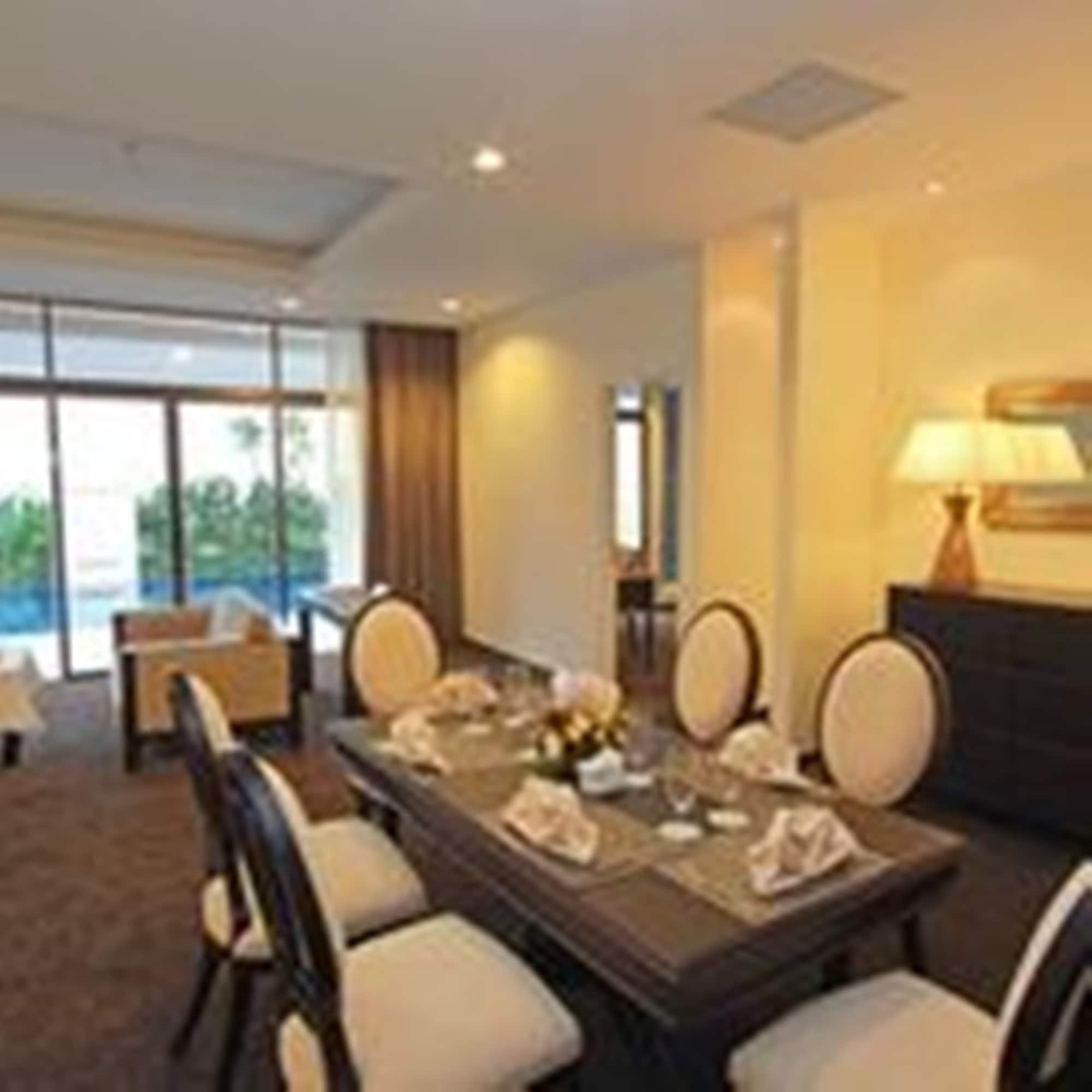 Harmoni One Convention Hotel And Service Apartments Batam Екстер'єр фото