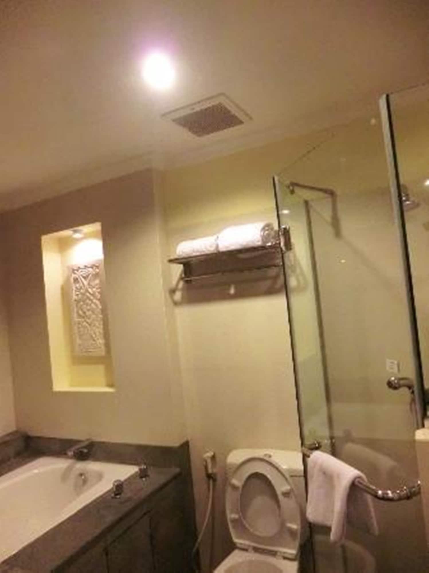 Harmoni One Convention Hotel And Service Apartments Batam Екстер'єр фото