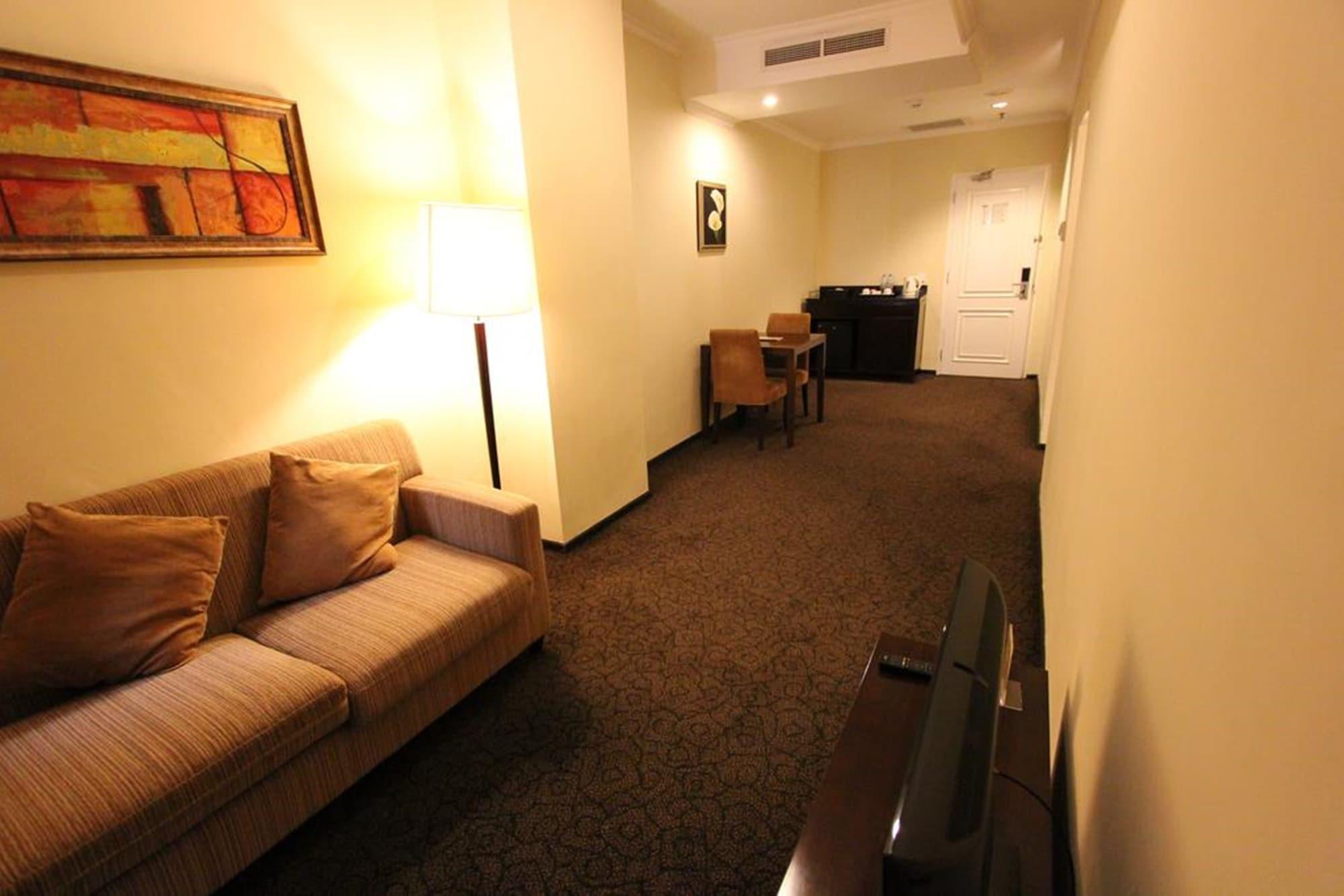 Harmoni One Convention Hotel And Service Apartments Batam Екстер'єр фото