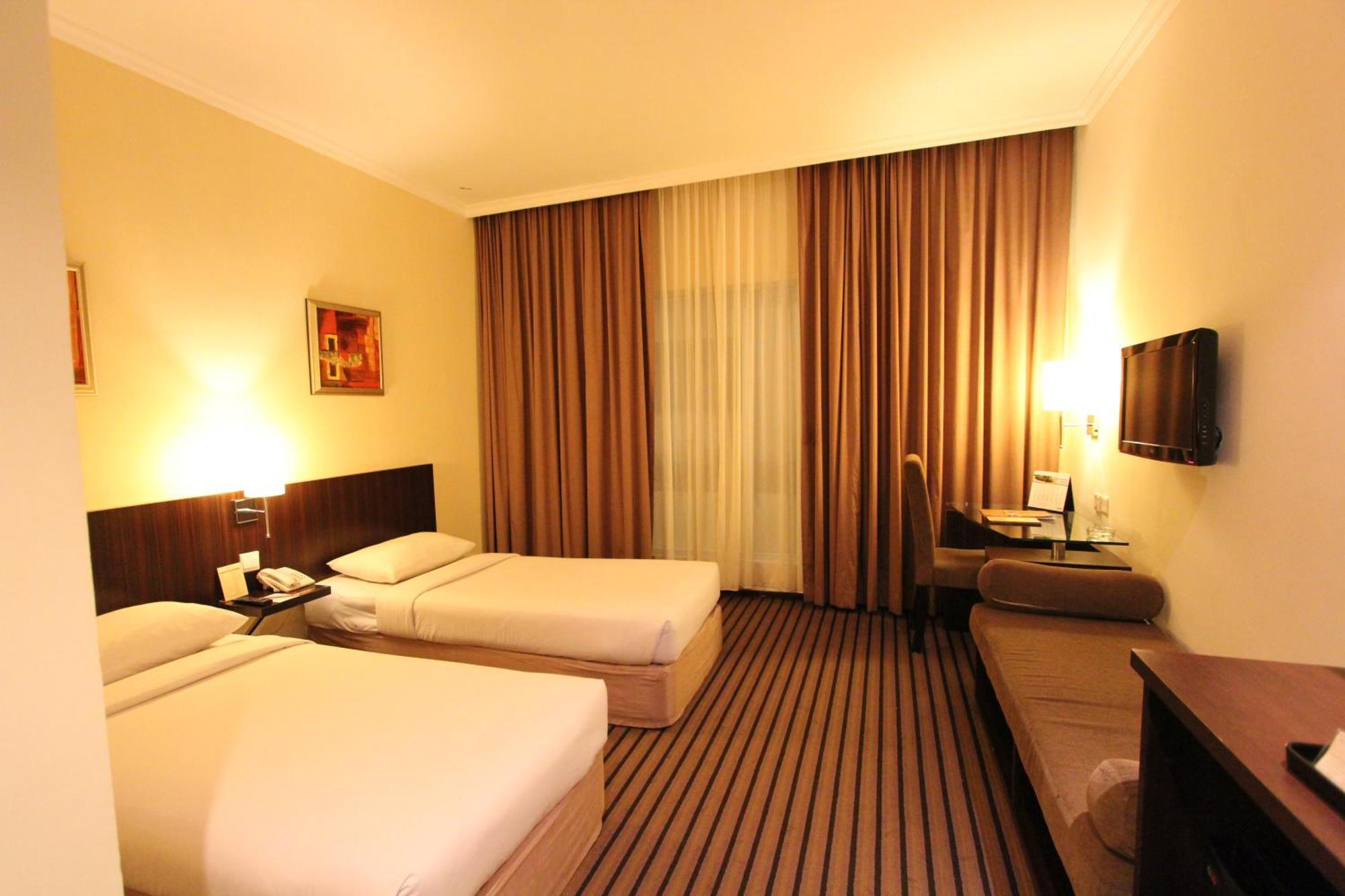 Harmoni One Convention Hotel And Service Apartments Batam Екстер'єр фото