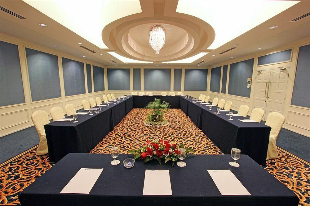 Harmoni One Convention Hotel And Service Apartments Batam Екстер'єр фото