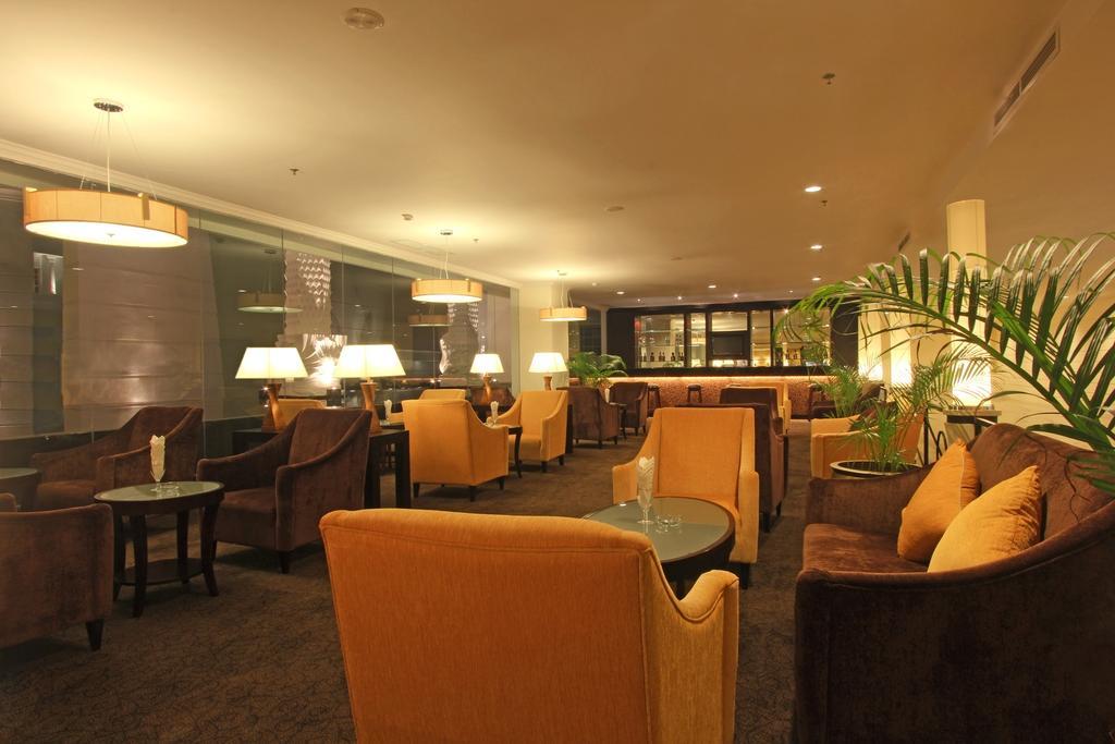 Harmoni One Convention Hotel And Service Apartments Batam Екстер'єр фото
