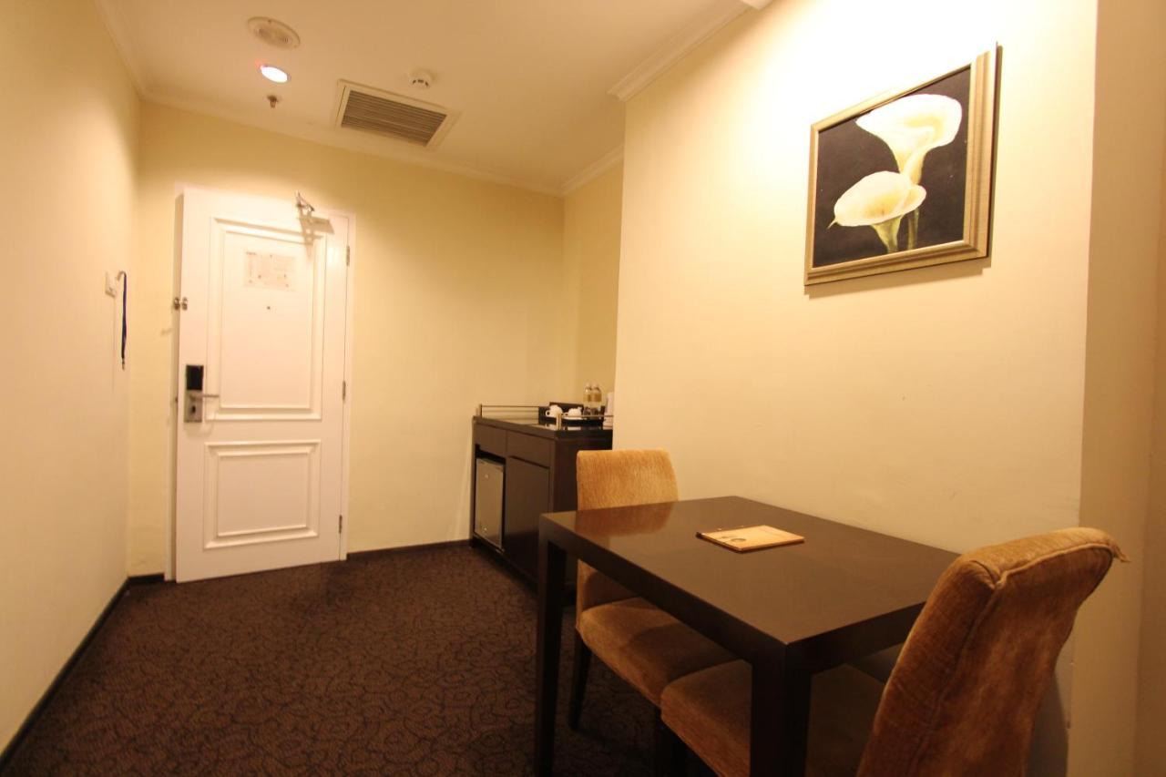 Harmoni One Convention Hotel And Service Apartments Batam Екстер'єр фото
