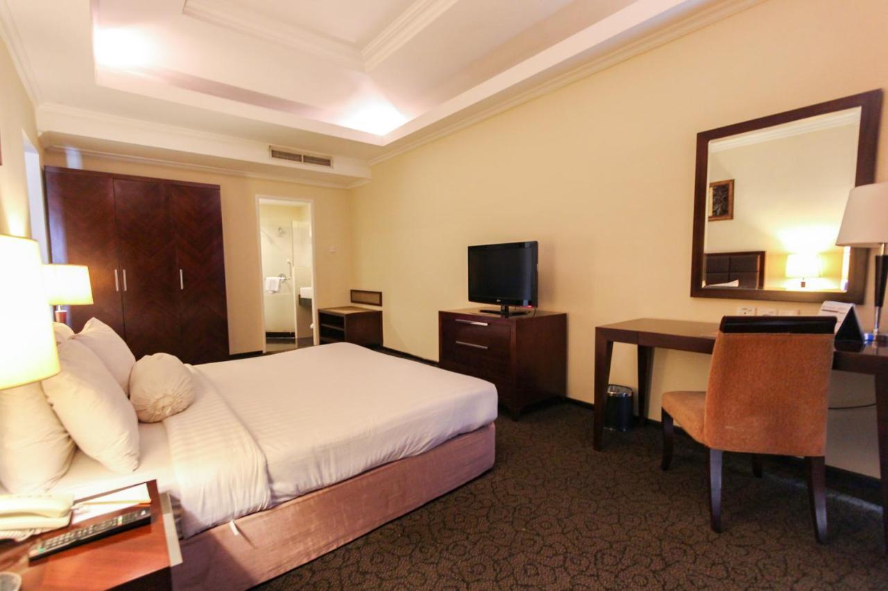 Harmoni One Convention Hotel And Service Apartments Batam Екстер'єр фото