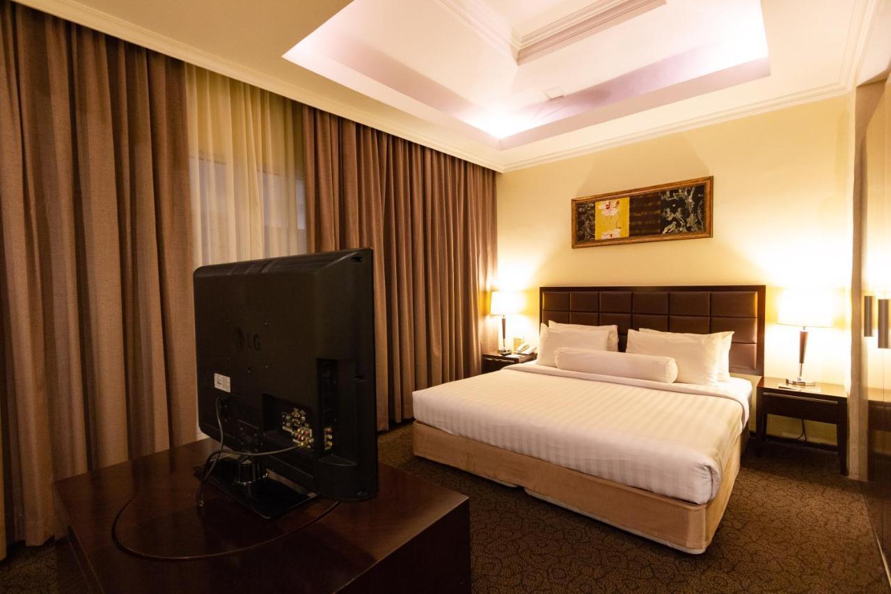 Harmoni One Convention Hotel And Service Apartments Batam Екстер'єр фото