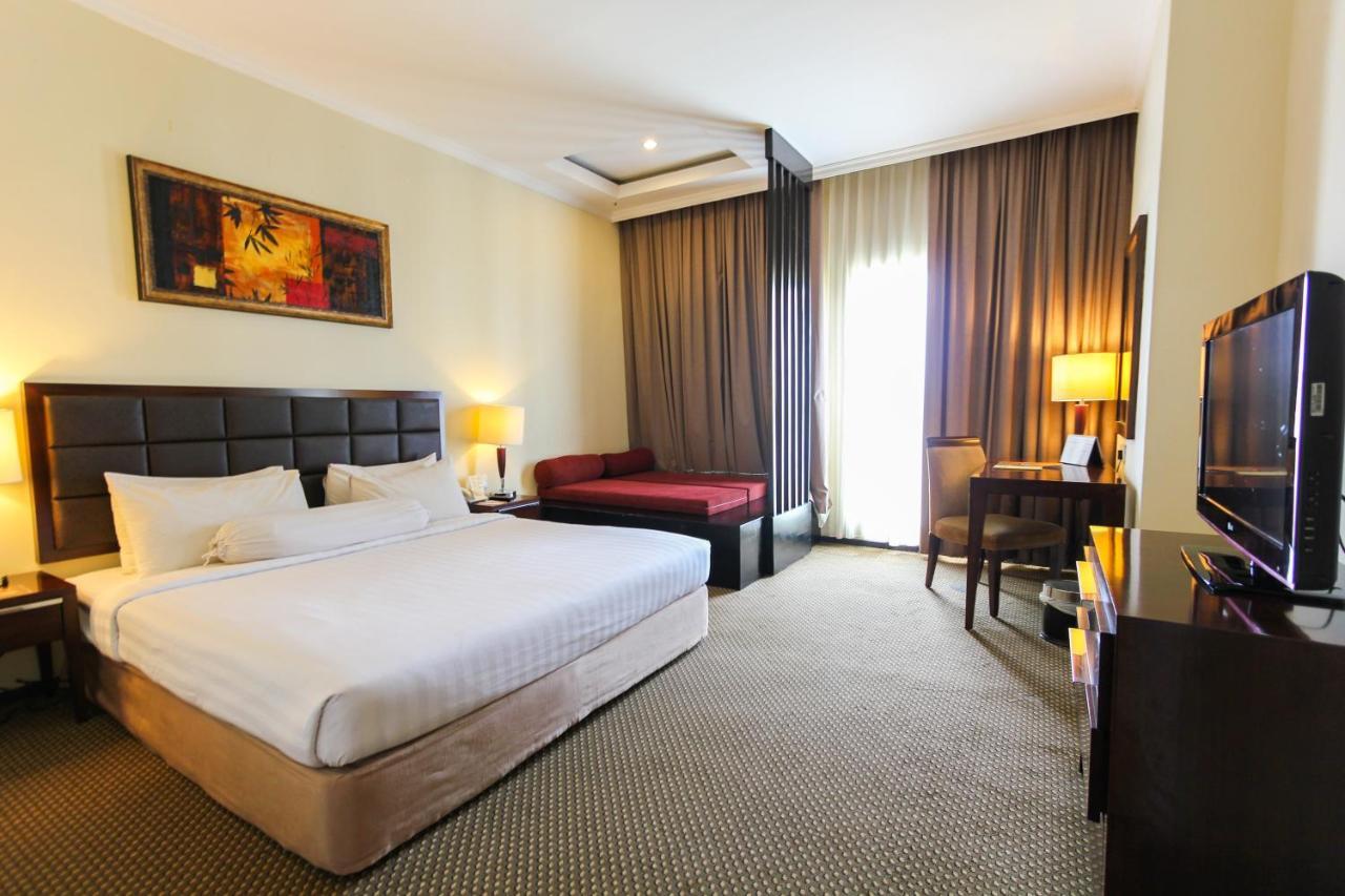 Harmoni One Convention Hotel And Service Apartments Batam Екстер'єр фото