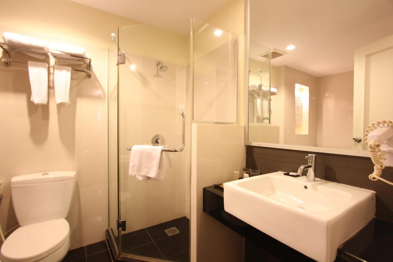 Harmoni One Convention Hotel And Service Apartments Batam Екстер'єр фото