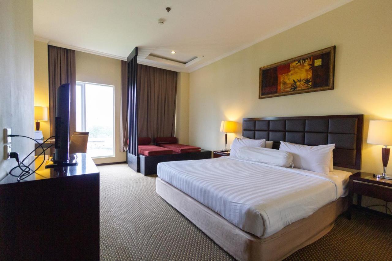 Harmoni One Convention Hotel And Service Apartments Batam Екстер'єр фото